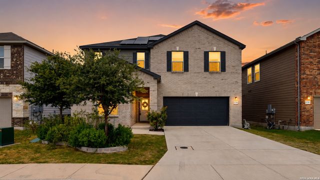 2704 Nueva Cordova, Seguin, TX 78155