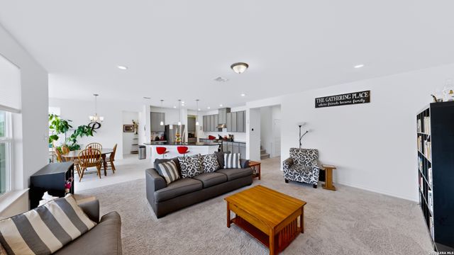2704 Nueva Cordova, Seguin, TX 78155