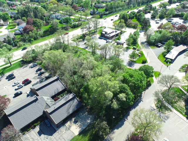41628 6 Mile Road, Northville, MI 48168