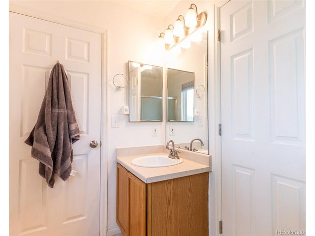 19542 E 19th Pl, Aurora, CO 80011