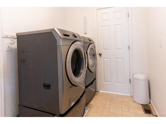 19542 E 19th Pl, Aurora, CO 80011