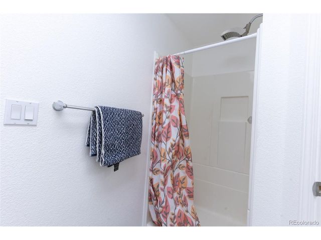 19542 E 19th Pl, Aurora, CO 80011