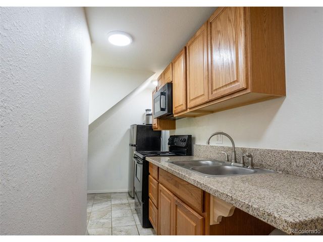 19542 E 19th Pl, Aurora, CO 80011