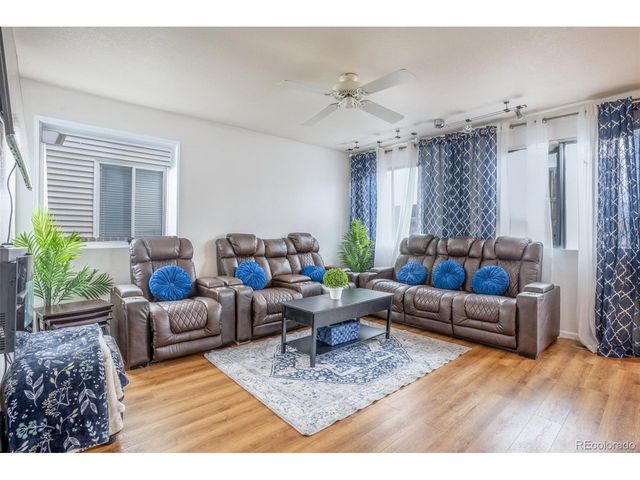 19542 E 19th Pl, Aurora, CO 80011