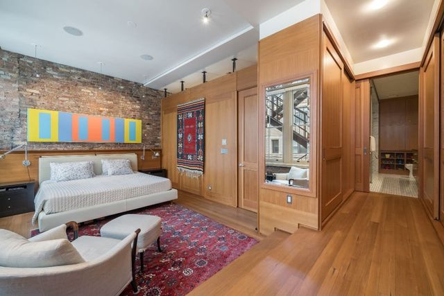 56 E 11th St Apt 8, New York City, NY 10003