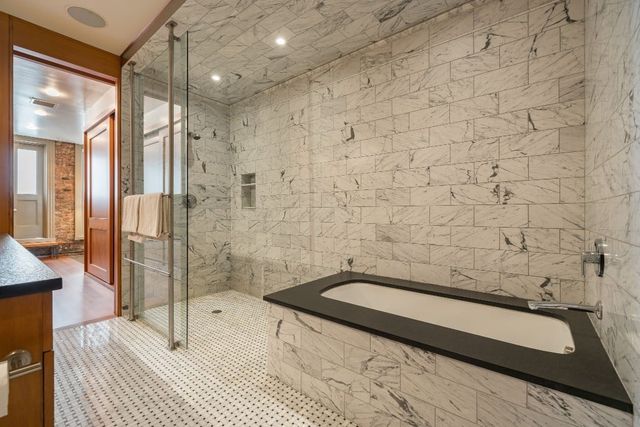 56 E 11th St Apt 8, New York City, NY 10003