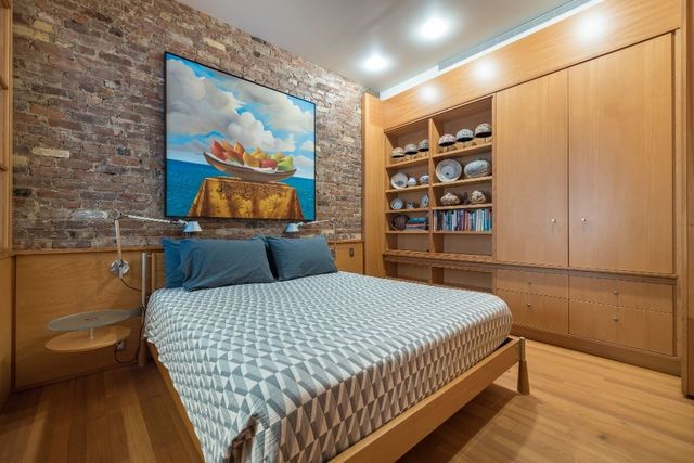 56 E 11th St Apt 8, New York City, NY 10003