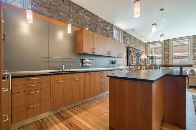 56 E 11th St Apt 8, New York City, NY 10003