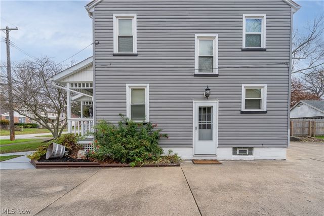 1524 Hollywood Street NE, Warren, OH 44483