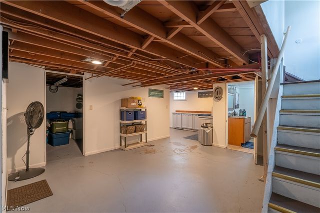 1524 Hollywood Street NE, Warren, OH 44483