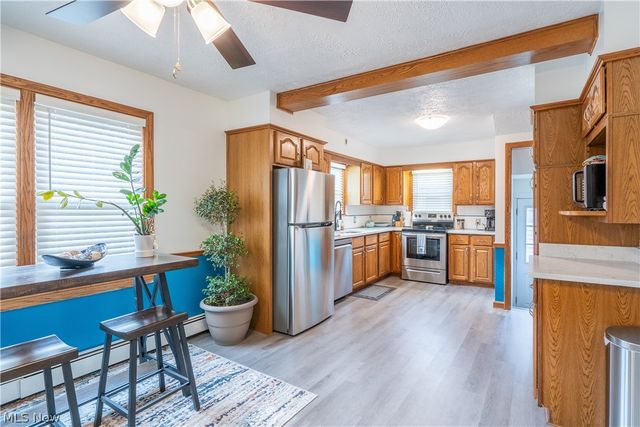 1524 Hollywood Street NE, Warren, OH 44483