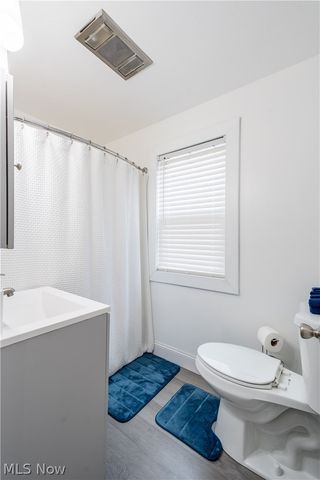 1524 Hollywood Street NE, Warren, OH 44483