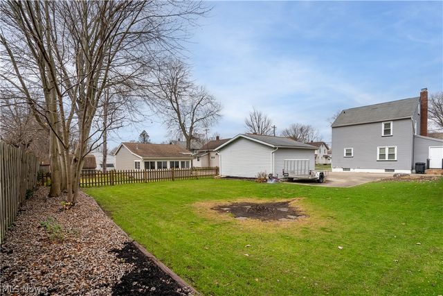 1524 Hollywood Street NE, Warren, OH 44483