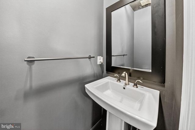 13252 SHAWNEE LN #204, Clarksburg, MD 20871