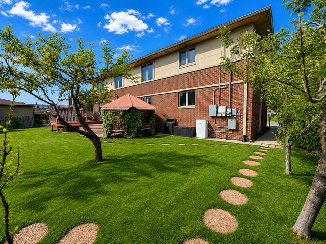 4935 N Canfield Avenue, Norridge, IL 60706