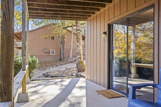 207 Bar M Lane 21, Branson West, MO 65737