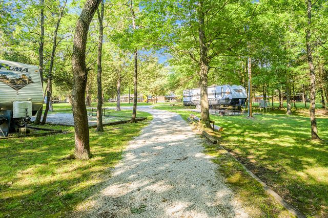 207 Bar M Lane 21, Branson West, MO 65737