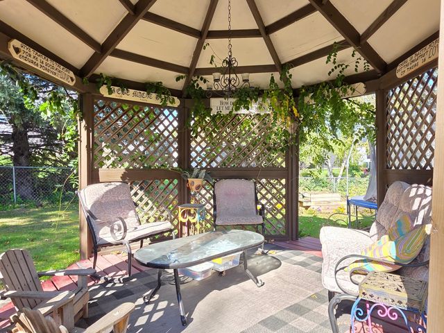 407 8th Street SW, Plainview, MN 55964