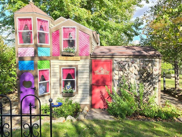 407 8th Street SW, Plainview, MN 55964