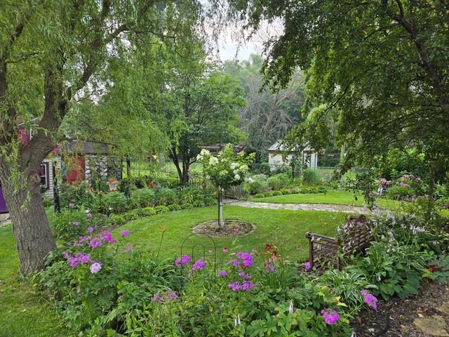 407 8th Street SW, Plainview, MN 55964