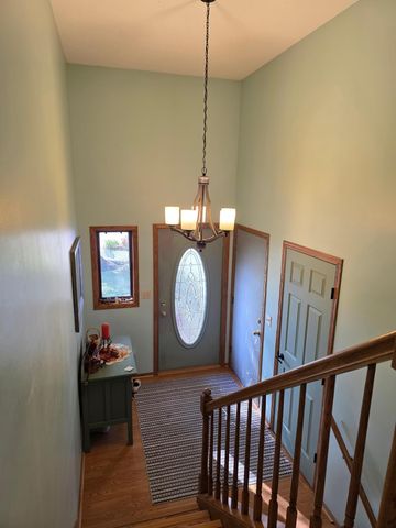 407 8th Street SW, Plainview, MN 55964