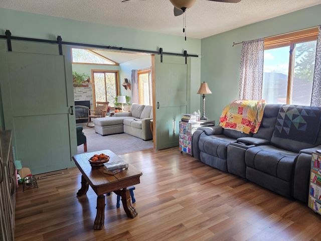 407 8th Street SW, Plainview, MN 55964