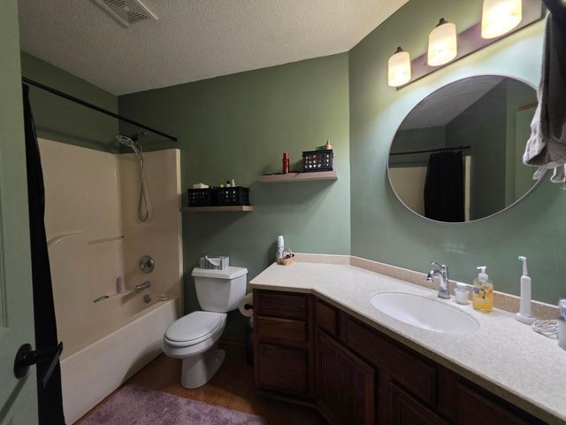 407 8th Street SW, Plainview, MN 55964