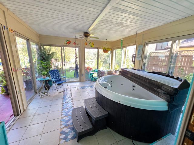 407 8th Street SW, Plainview, MN 55964