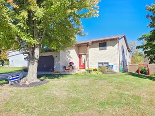 407 8th Street SW, Plainview, MN 55964
