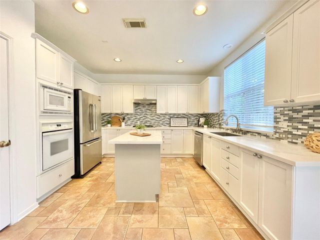 11 Dalea Place, The Woodlands, TX 77382