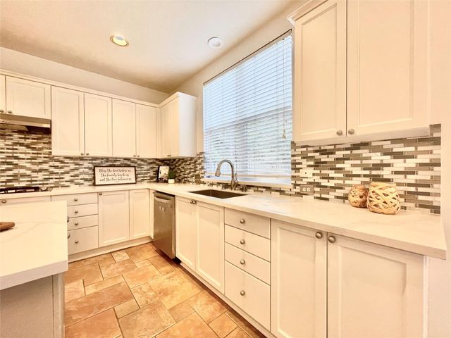 11 Dalea Place, The Woodlands, TX 77382