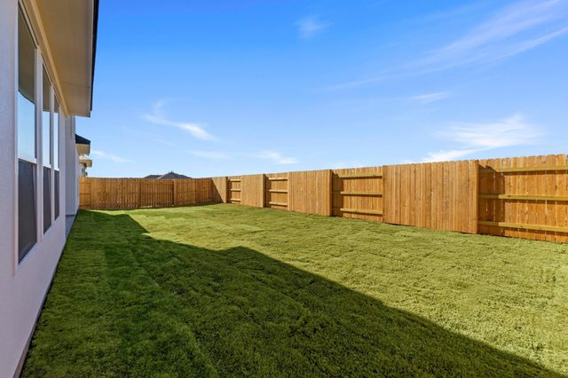 301 Sheepdog DR, Liberty Hill, TX 78642