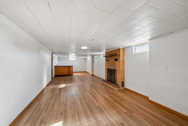 1300 SW 4th Avenue, Waverly, IA 50677