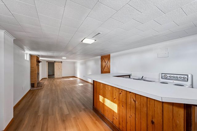 1300 SW 4th Avenue, Waverly, IA 50677