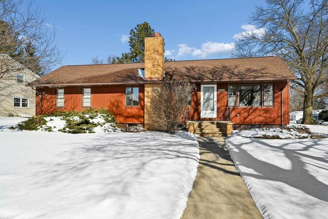 1300 SW 4th Avenue, Waverly, IA 50677