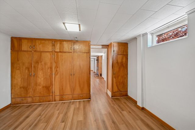 1300 SW 4th Avenue, Waverly, IA 50677