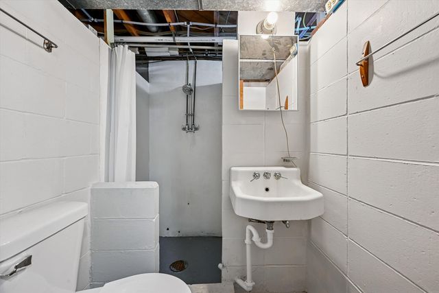 1300 SW 4th Avenue, Waverly, IA 50677