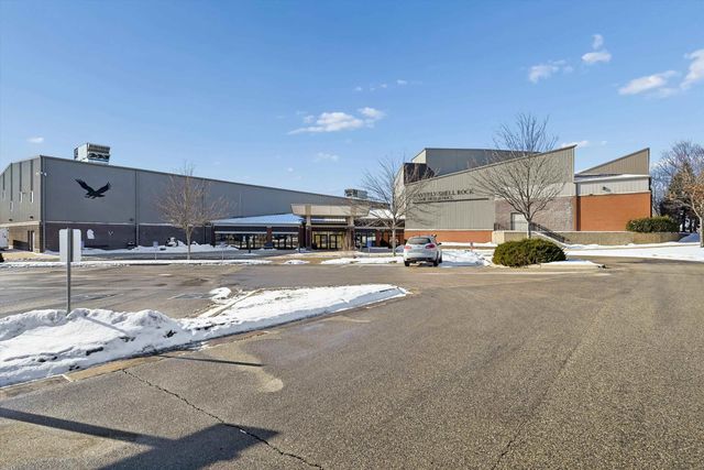 1300 SW 4th Avenue, Waverly, IA 50677