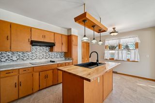 1300 SW 4th Avenue, Waverly, IA 50677