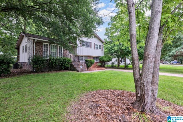 1713 SERENE CIRCLE, Center Point, AL 35215