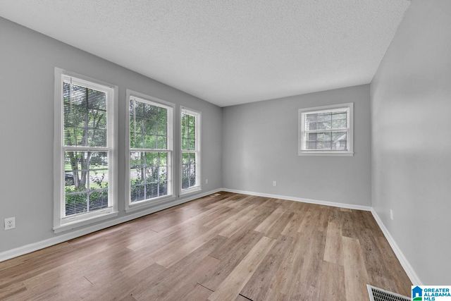 1713 SERENE CIRCLE, Center Point, AL 35215