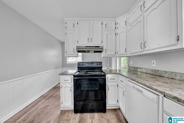 1713 SERENE CIRCLE, Center Point, AL 35215