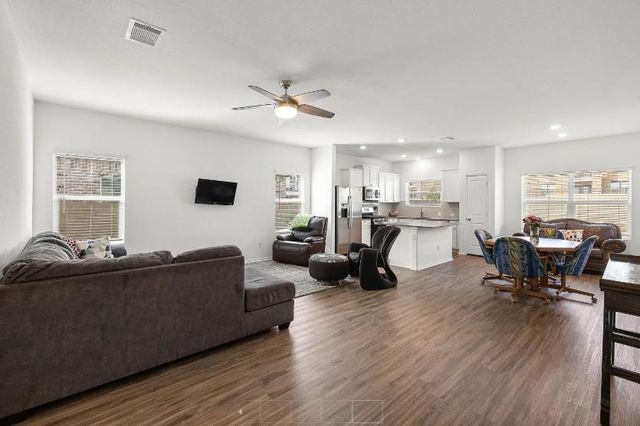 104 Blue Blaze TRL, Georgetown, TX 78628