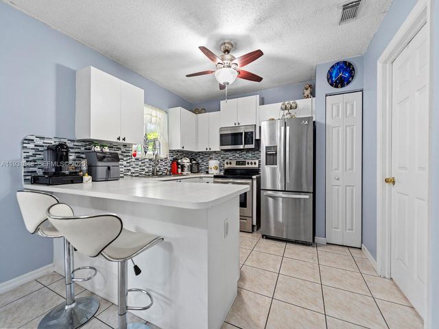 1851 NW 206th St, Miami Gardens, FL 33056