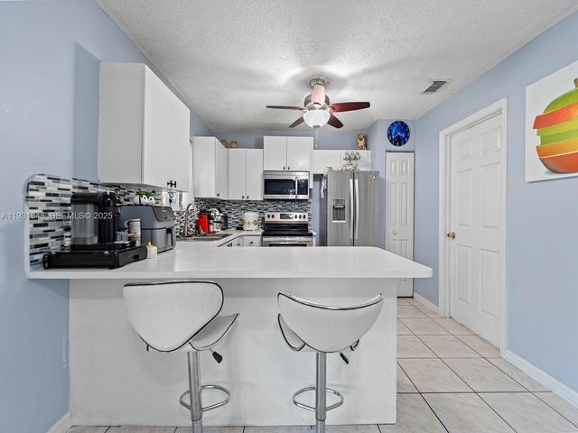 1851 NW 206th St, Miami Gardens, FL 33056