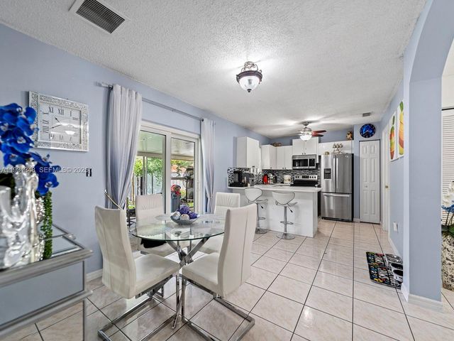 1851 NW 206th St, Miami Gardens, FL 33056