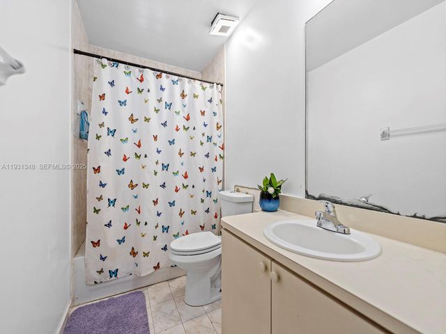 1851 NW 206th St, Miami Gardens, FL 33056