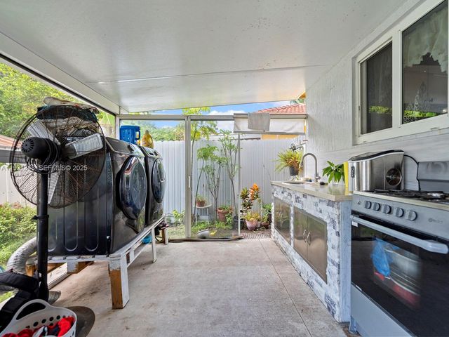 1851 NW 206th St, Miami Gardens, FL 33056