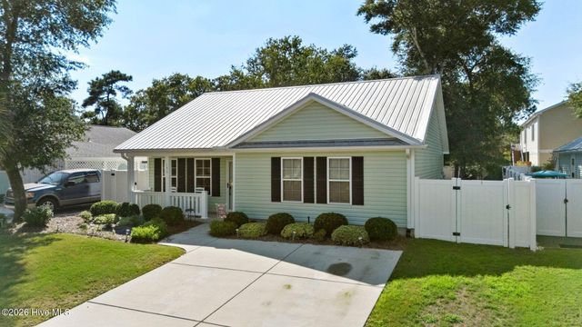 153 NE 19th Street, Oak Island, NC 28465