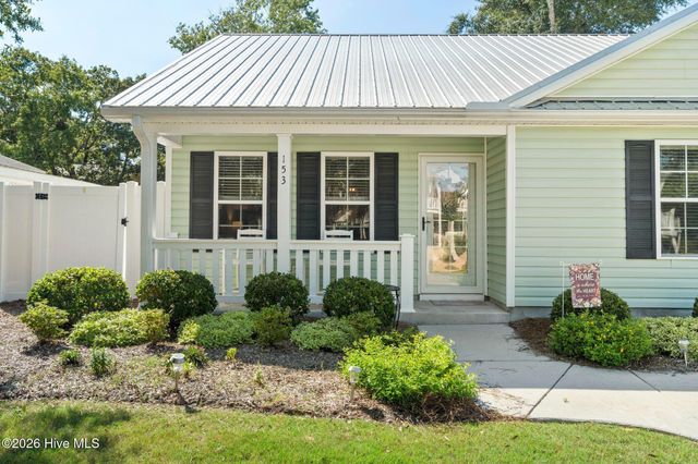 153 NE 19th Street, Oak Island, NC 28465